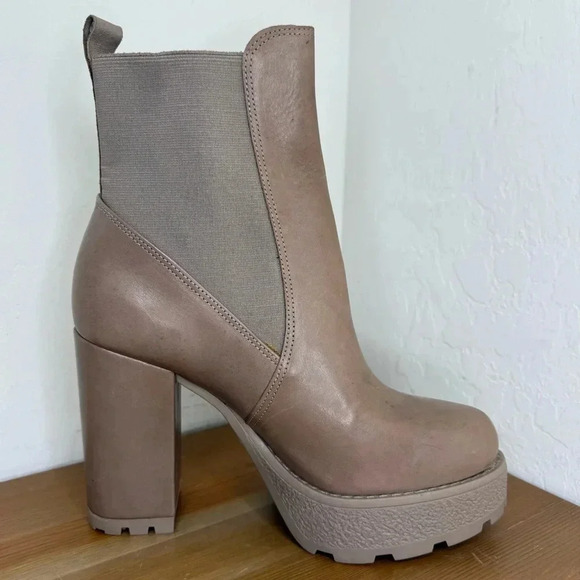 NEW Schutz Leather Heeled Lug Ankle Chelsea Boots - Billie Mocaccino Size 6.5 - Picture 4 of 9